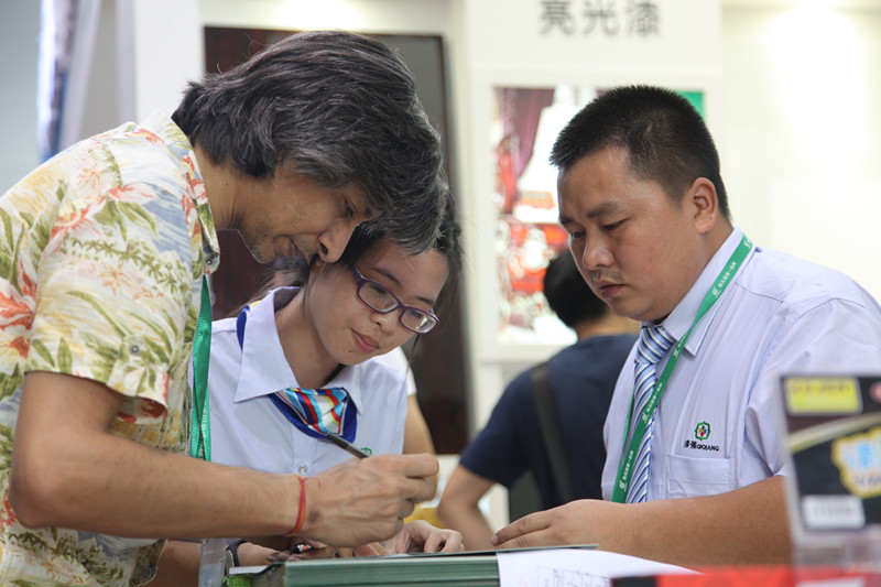 伊人直播色版下载化工伊人婷婷视频廠在廣博會接待浙江客戶場麵