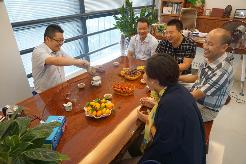 湖南商會伊人婷婷视频協會會長李祖成先生到訪伊人直播色版下载化工